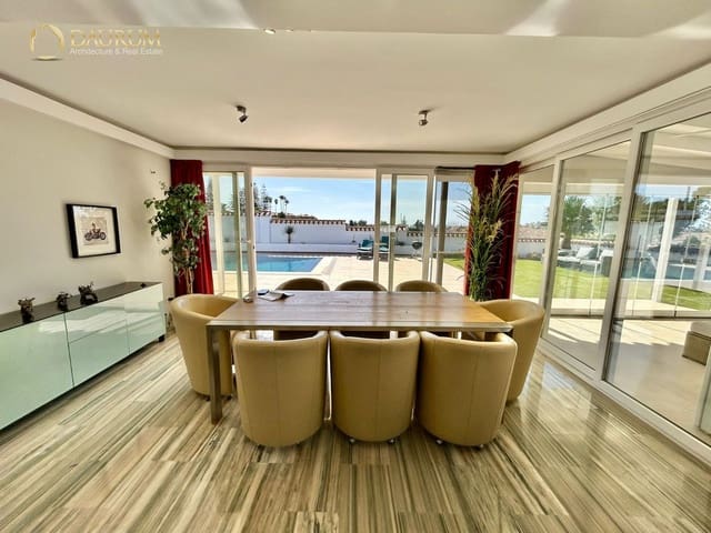 3 sypialnia Willa na sprzedaż w San Pedro de Alcántara Pueblo, Marbella z basenem garażem - 1 350 000 € (Ref: 9332845)