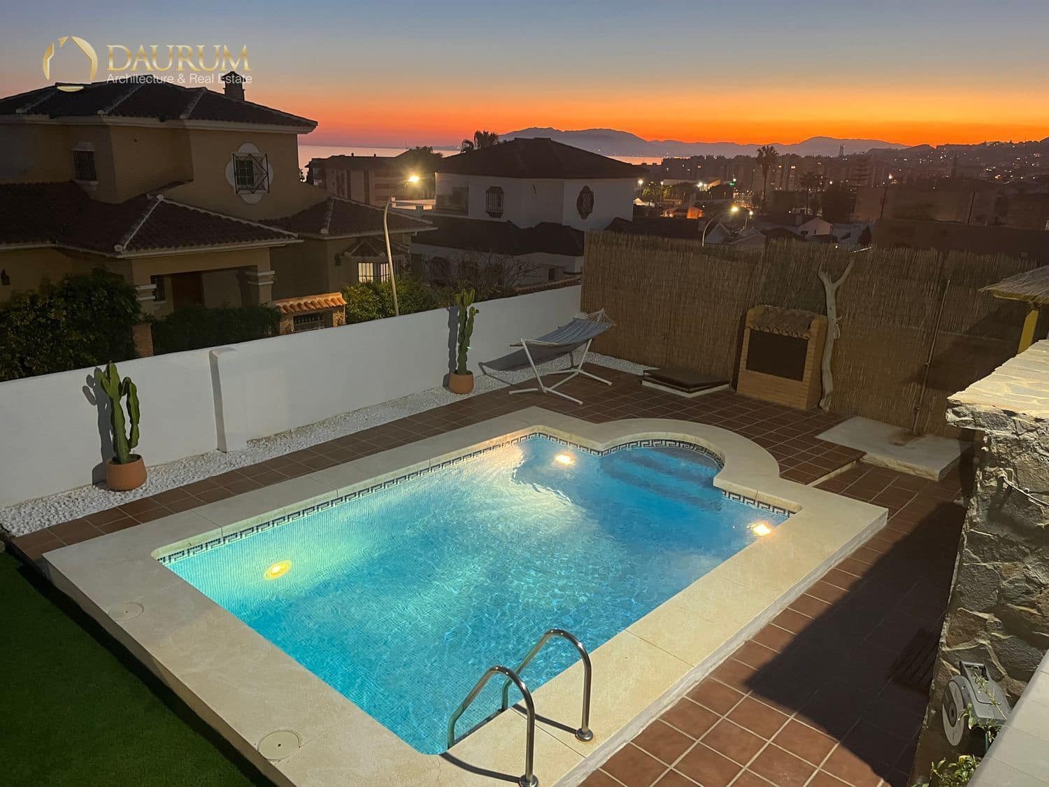 3 slaapkamer Villa te koop in Rincon de la Victoria met zwembad garage - € 865.000 (Ref: 9332847)