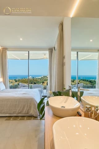 2 slaapkamer Flat te koop in Las Gaviotas  - Carvajal, Fuengirola met zwembad garage - € 695.000 (Ref: 9332849)