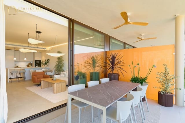 2 slaapkamer Flat te koop in Las Gaviotas  - Carvajal, Fuengirola met zwembad garage - € 695.000 (Ref: 9332849)