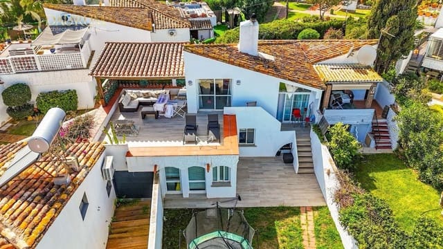 3 soveværelse Byhus til salg i Bahía Dorada, Estepona med swimmingpool garage - € 545.000 (Ref: 9332850)