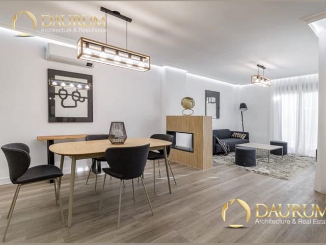 3 makuuhuone Asunto myytävänä paikassa Las Brisas, Marbella mukana uima-altaan 
autotalli - 639 000 € (Ref: 9332854)