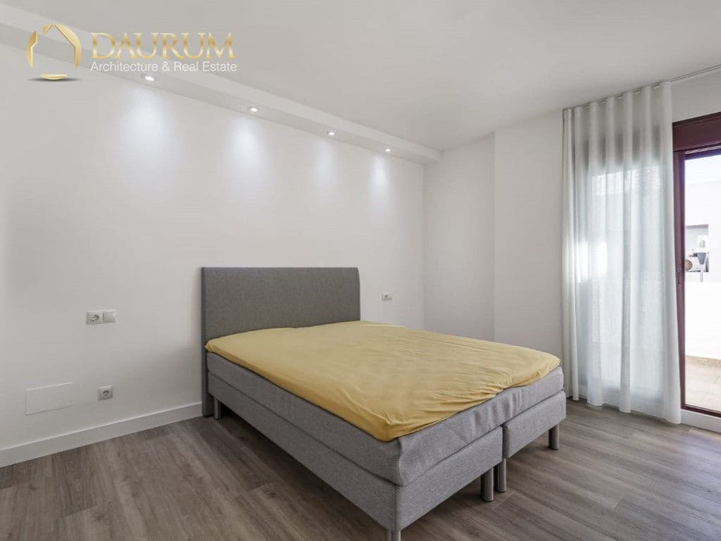 3 makuuhuone Asunto myytävänä paikassa Nueva Andalucia mukana uima-altaan 
autotalli - 639 000 € (Ref: 9332854)