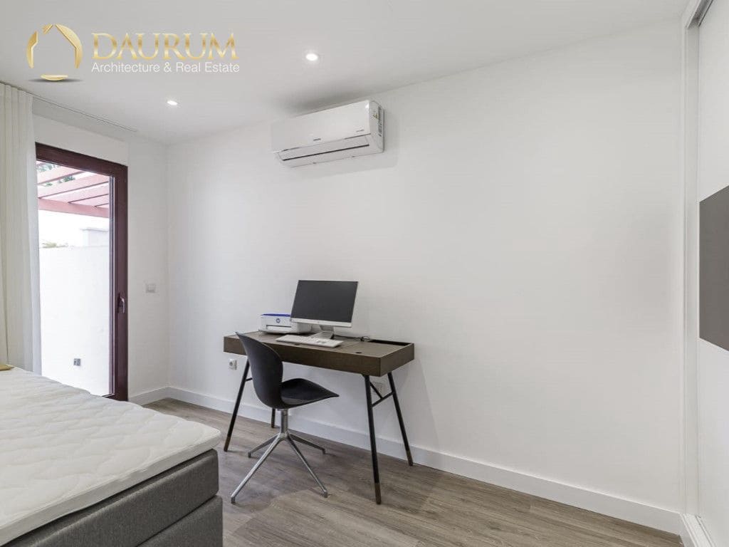 3 makuuhuone Asunto myytävänä paikassa Nueva Andalucia mukana uima-altaan 
autotalli - 639 000 € (Ref: 9332854)