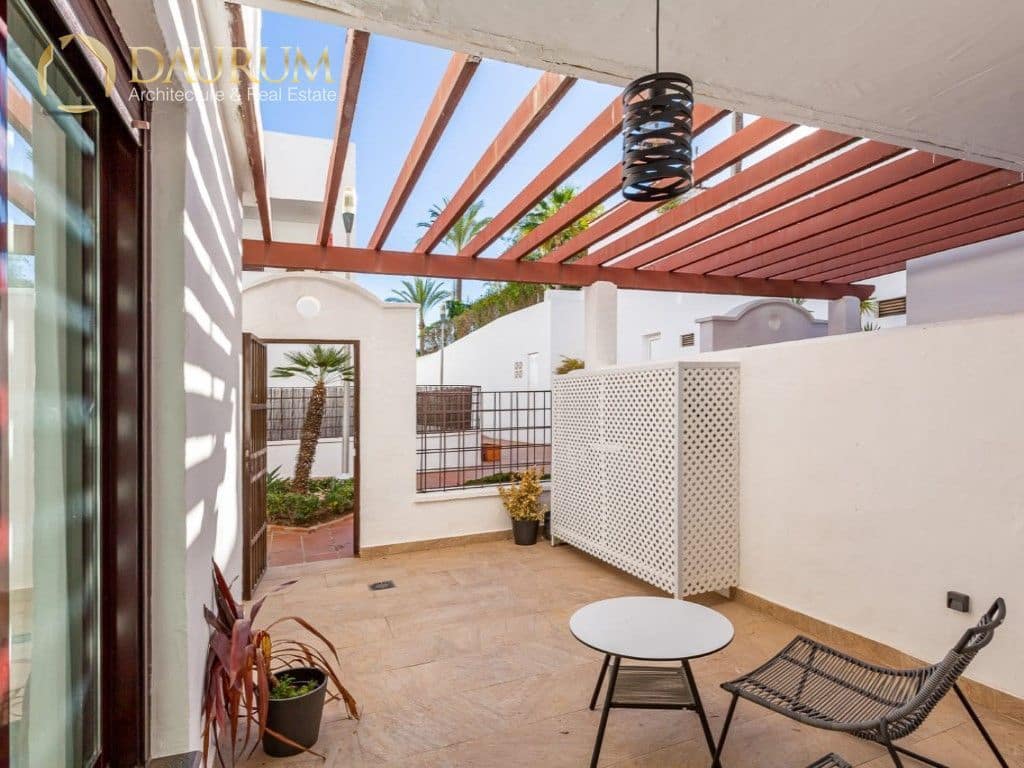 3 makuuhuone Asunto myytävänä paikassa Nueva Andalucia mukana uima-altaan 
autotalli - 639 000 € (Ref: 9332854)