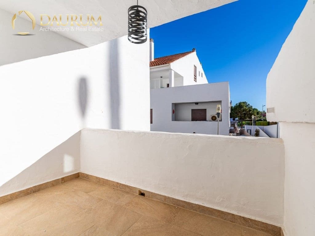 3 makuuhuone Asunto myytävänä paikassa Nueva Andalucia mukana uima-altaan 
autotalli - 639 000 € (Ref: 9332854)