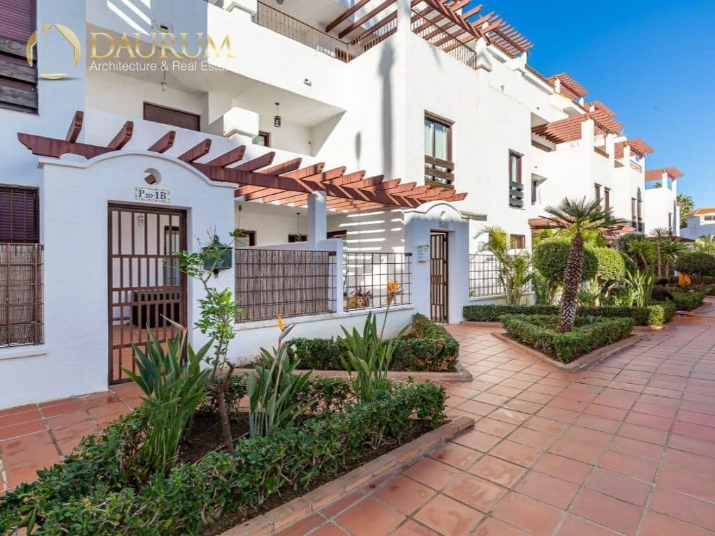 3 makuuhuone Asunto myytävänä paikassa Nueva Andalucia mukana uima-altaan 
autotalli - 639 000 € (Ref: 9332854)