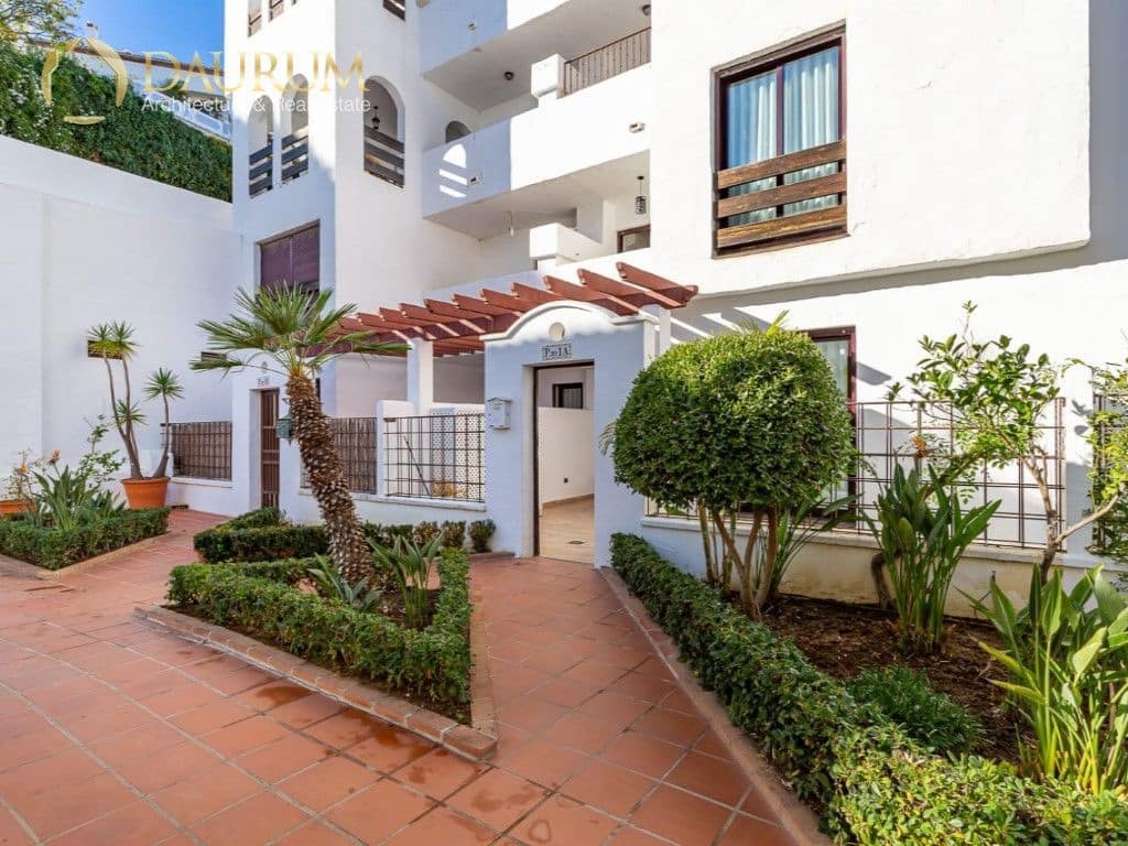 3 makuuhuone Asunto myytävänä paikassa Nueva Andalucia mukana uima-altaan 
autotalli - 639 000 € (Ref: 9332854)