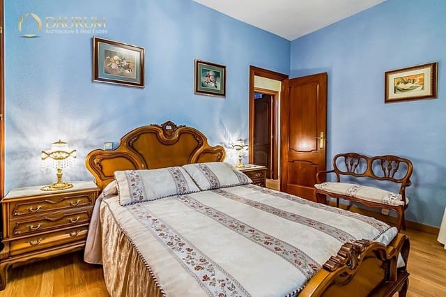 6 makuuhuone Huvila myytävänä paikassa La Cala del Moral, Rincón de la Victoria mukana uima-altaan 
autotalli - 765 000 € (Ref: 9332856)