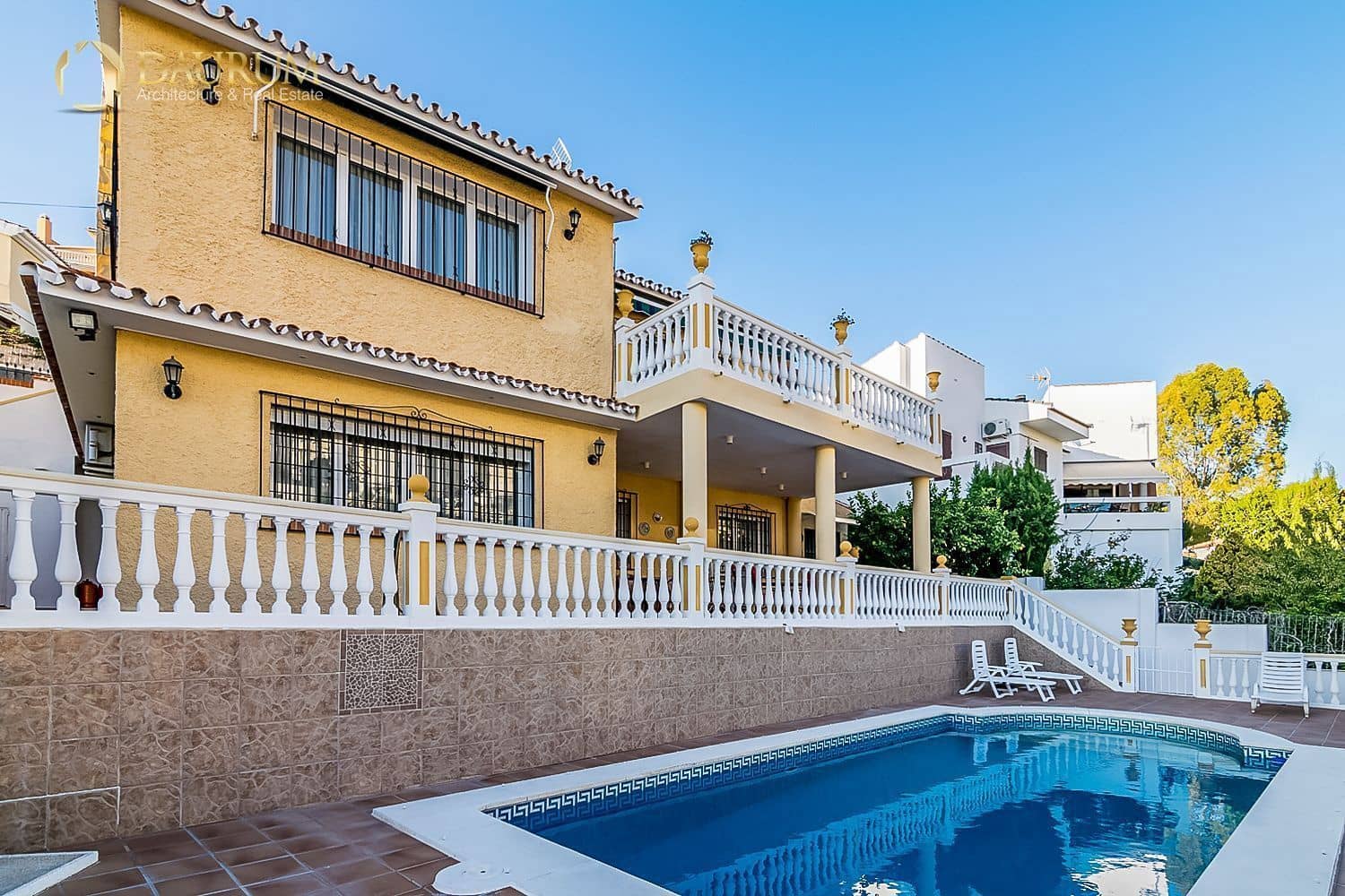 6 soveværelse Villa til salg i La Cala del Moral med swimmingpool garage - € 765.000 (Ref: 9332856)