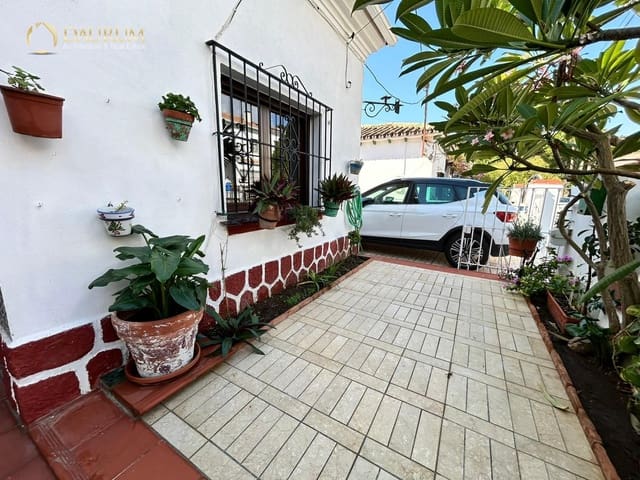 5 slaapkamer Villa te koop in Pedregalejo, Málaga stad met garage - € 840.000 (Ref: 9332857)