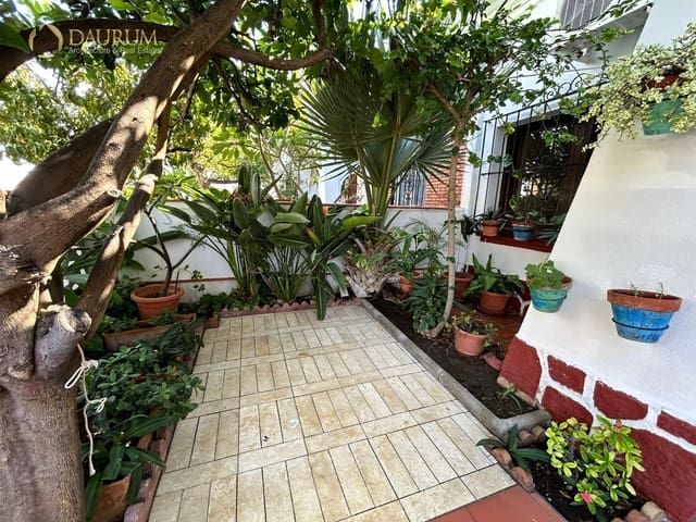 5 slaapkamer Villa te koop in Pedregalejo, Málaga stad met garage - € 840.000 (Ref: 9332857)