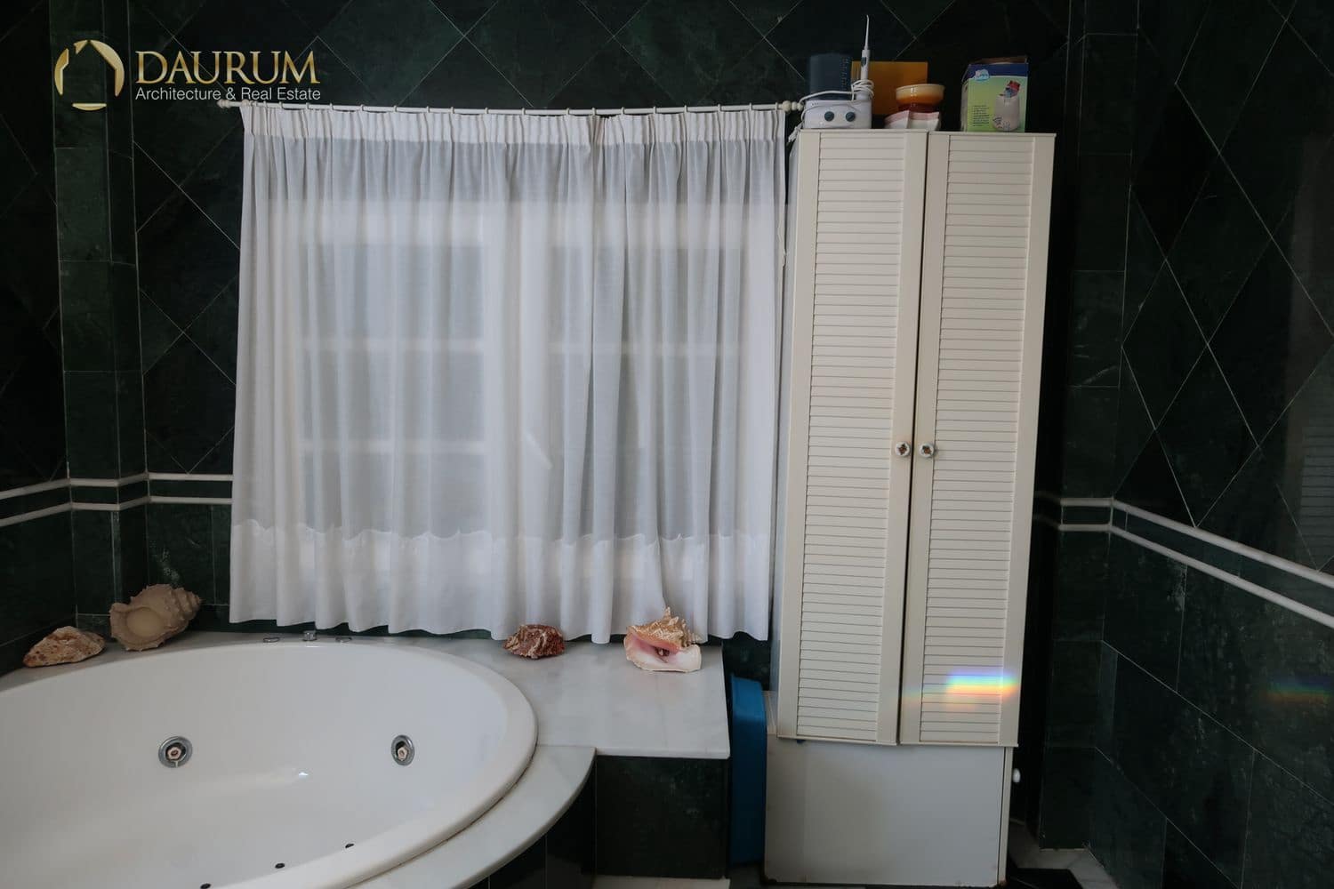 4 sypialnia Willa na sprzedaż w Churriana z basenem garażem - 949 000 € (Ref: 9332859)