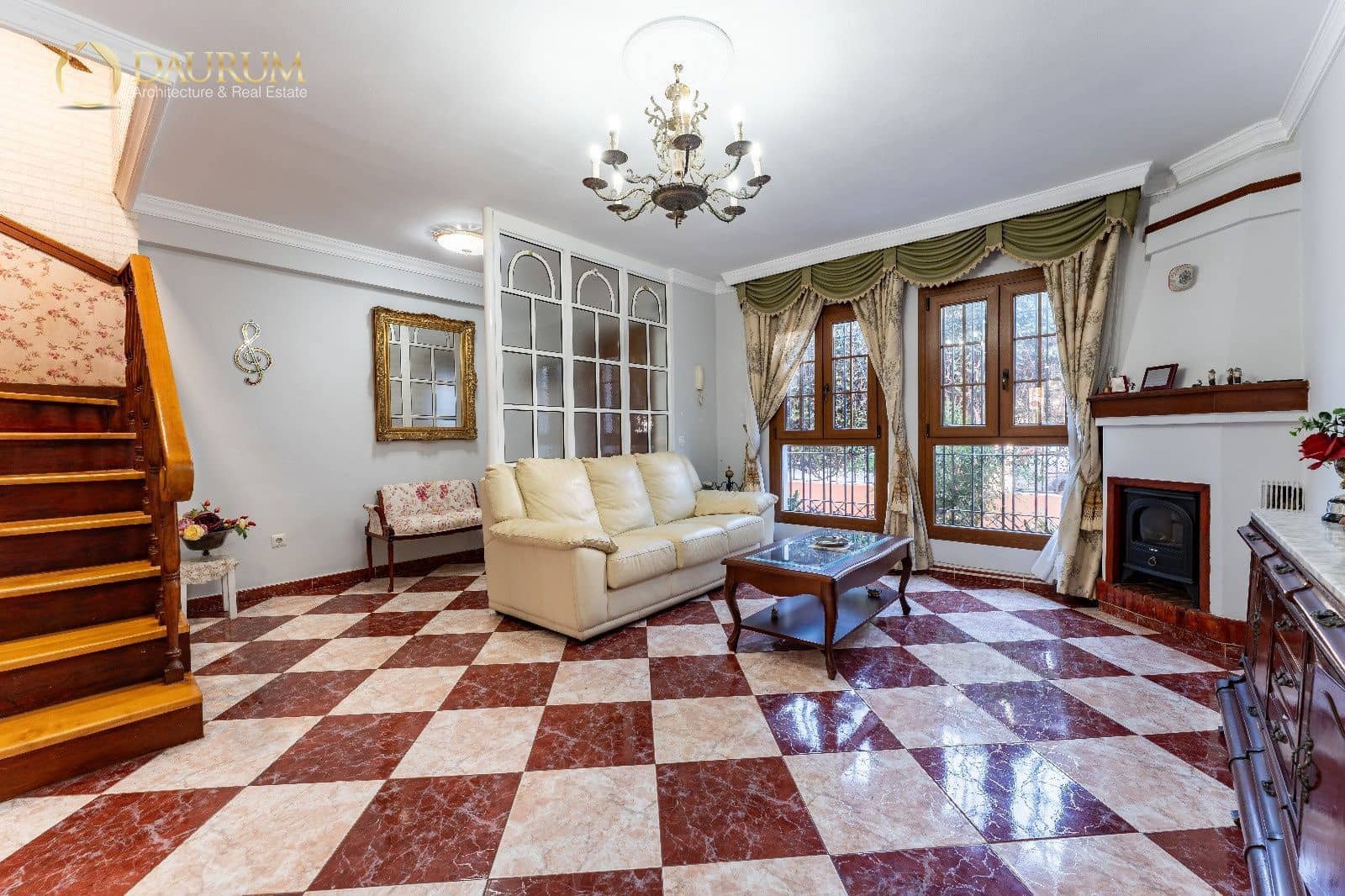 4 sypialnia Dom na sprzedaż w Miasto Malaga z garażem - 970 000 € (Ref: 9332860)