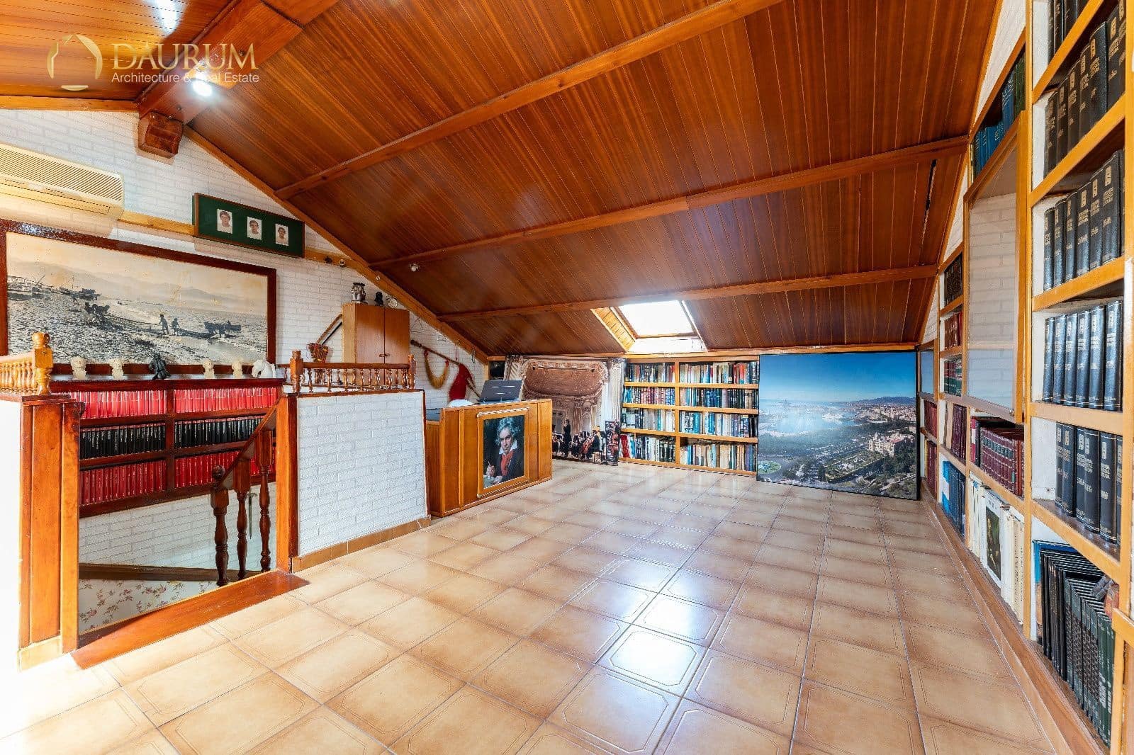 4 sypialnia Dom na sprzedaż w Miasto Malaga z garażem - 970 000 € (Ref: 9332860)