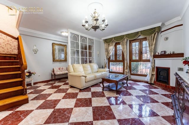 4 sypialnia Dom na sprzedaż w Pedregalejo, Miasto Málaga z garażem - 970 000 € (Ref: 9332860)