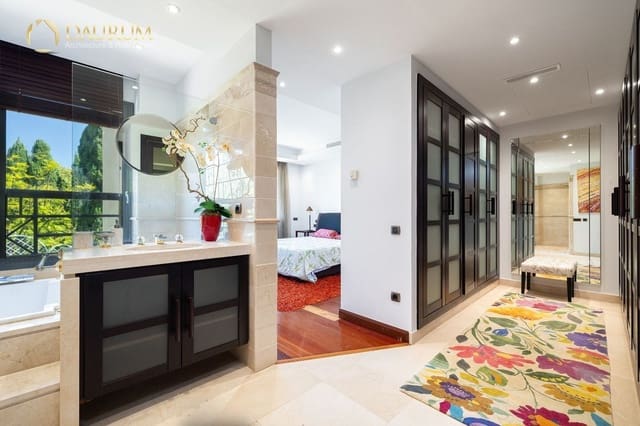 3 slaapkamer Flat te koop in Puerto Banus, Marbella met zwembad garage - € 6.900.000 (Ref: 9332862)