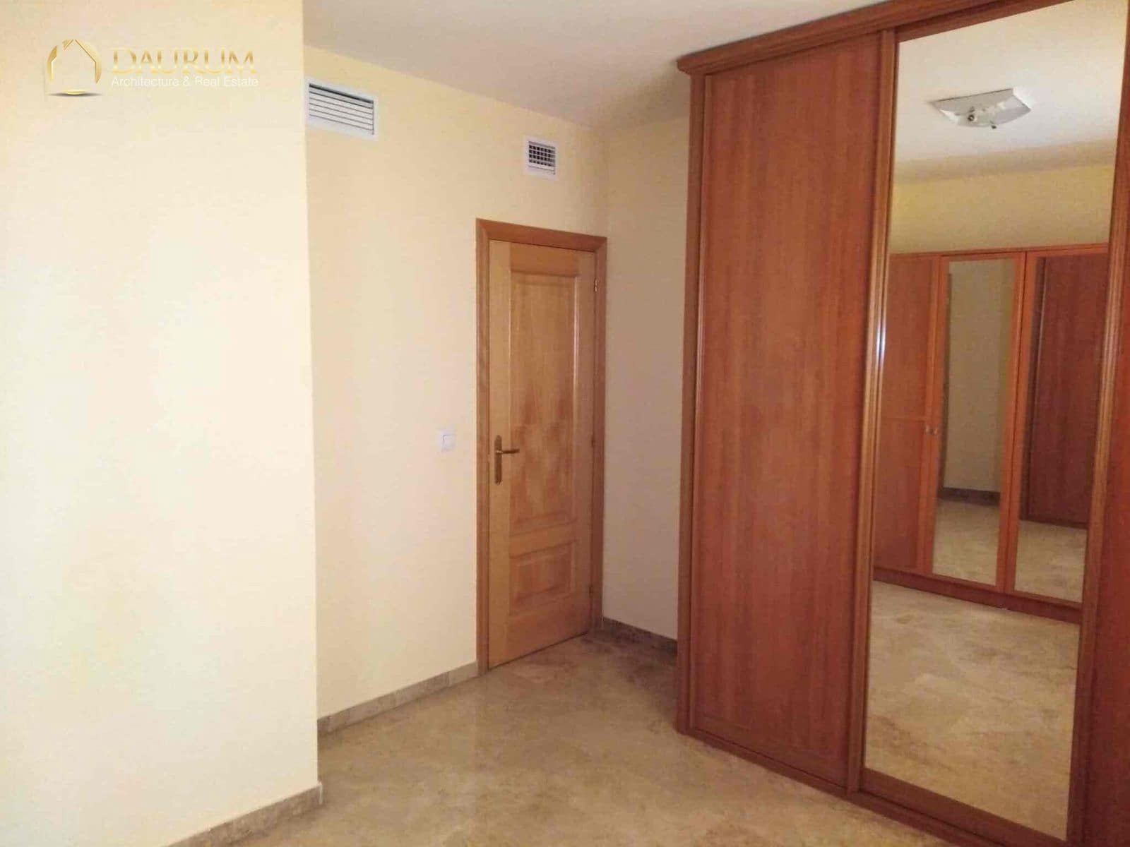 4 sypialnia Mieszkanie na sprzedaż w Miasto Malaga z basenem garażem - 440 000 € (Ref: 9344121)