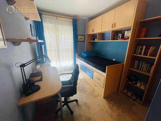 4 slaapkamer Flat te koop in Ciudad Jardín, Málaga stad met zwembad garage - € 440.000 (Ref: 9344121)