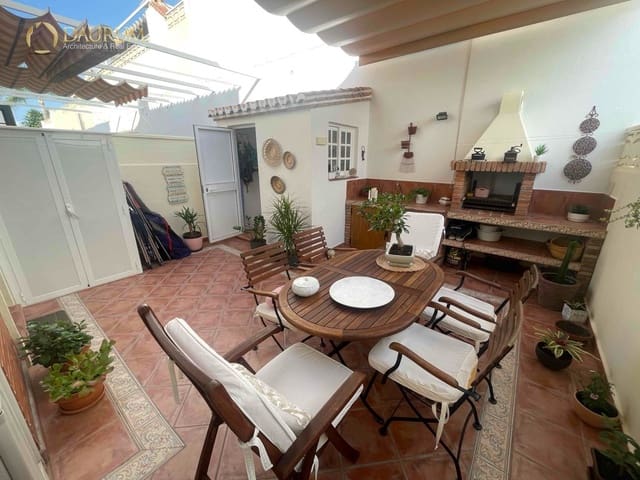 4 soveværelse Byhus til salg i Chilches, Vélez-Málaga med swimmingpool garage - € 429.000 (Ref: 9344122)