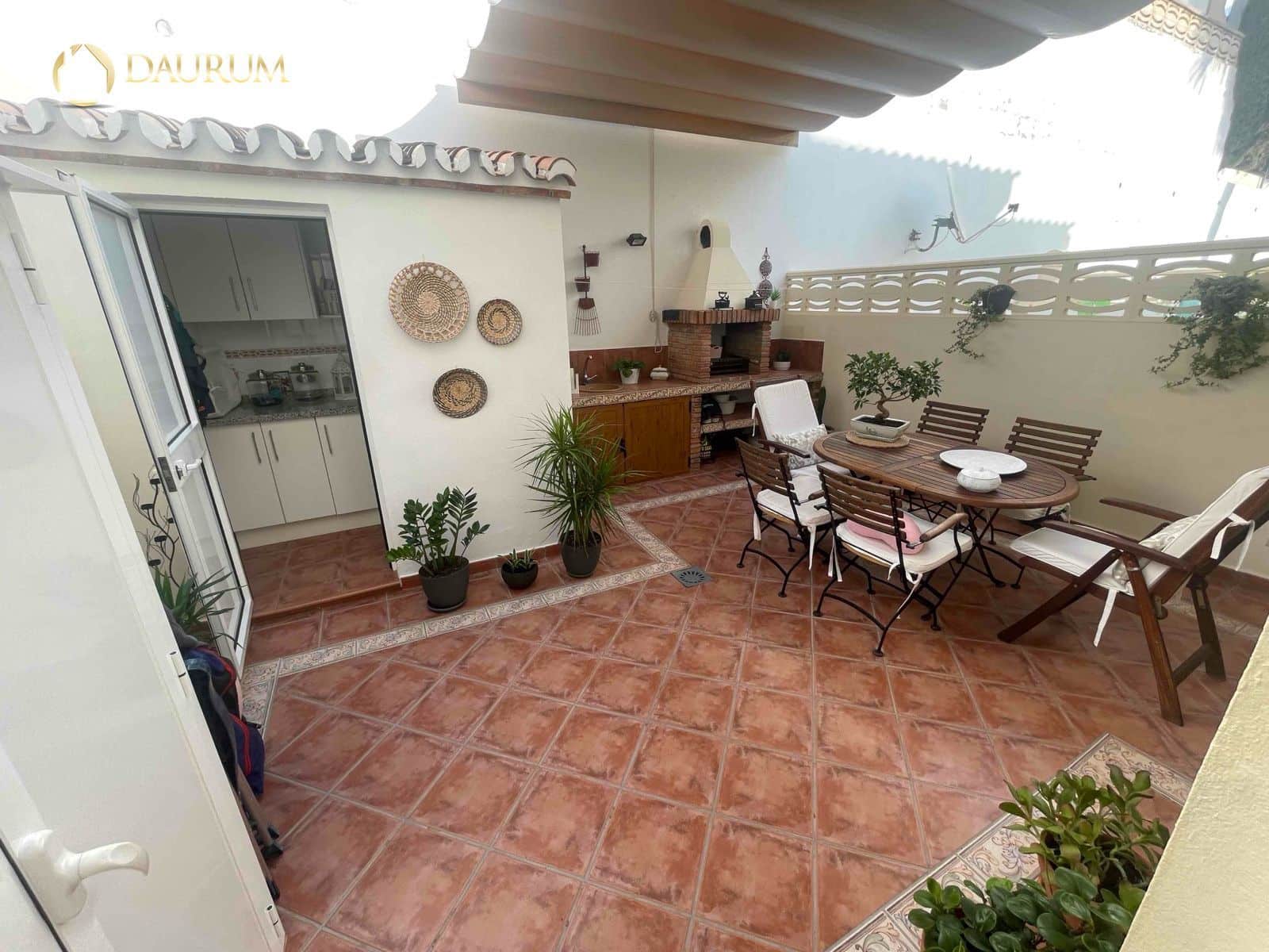 4 soveværelse Byhus til salg i Chilches med swimmingpool garage - € 429.000 (Ref: 9344122)