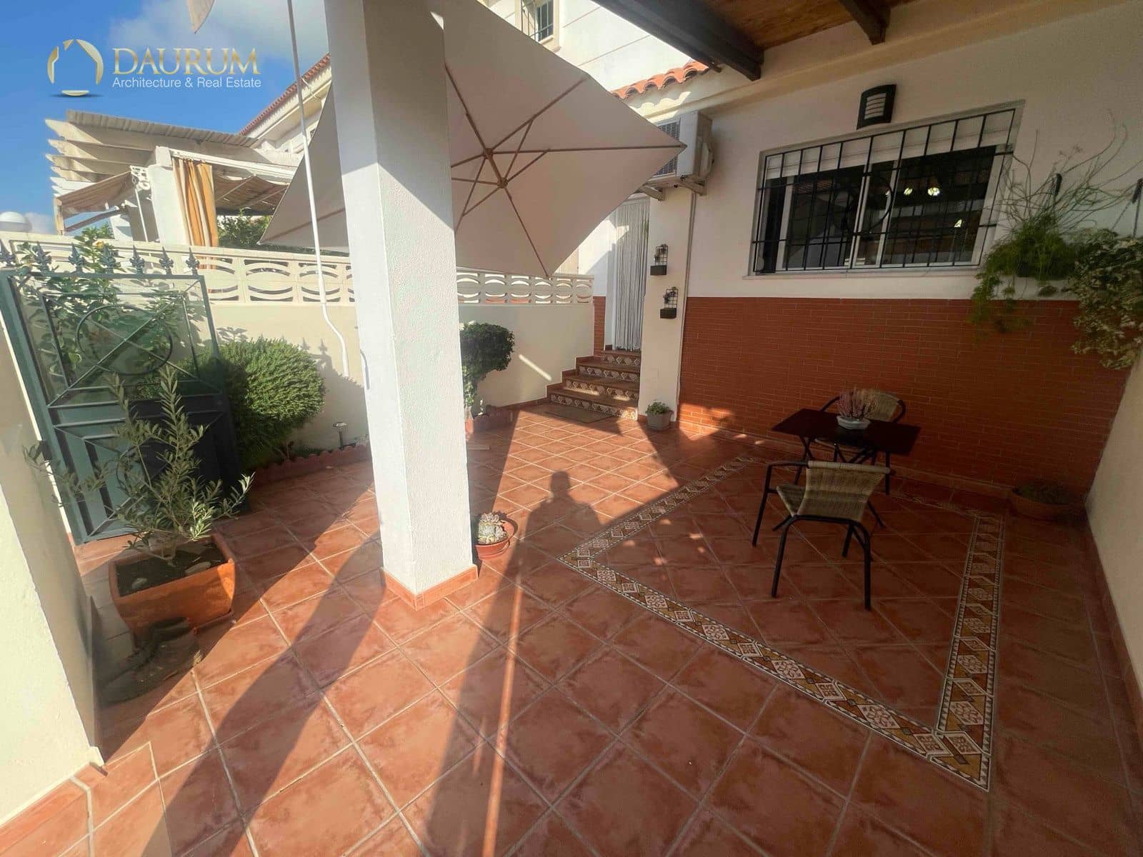 4 soveværelse Byhus til salg i Chilches med swimmingpool garage - € 429.000 (Ref: 9344122)