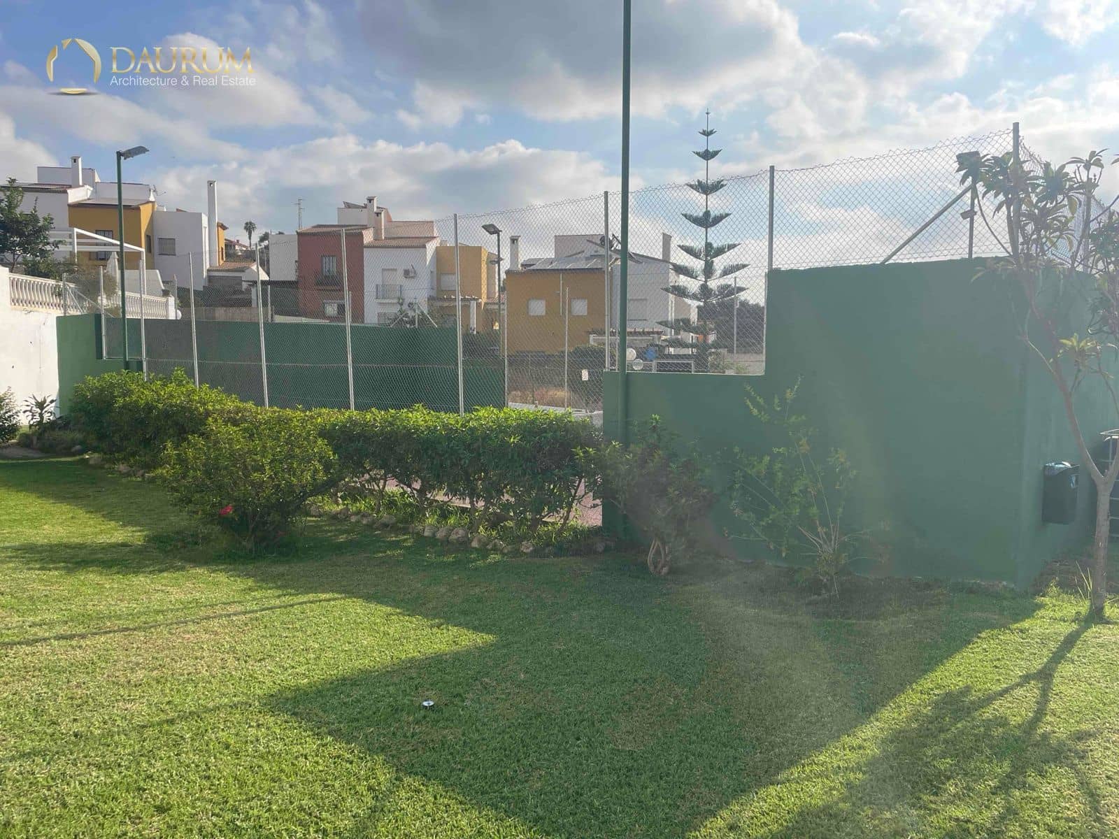 4 soveværelse Byhus til salg i Chilches med swimmingpool garage - € 429.000 (Ref: 9344122)