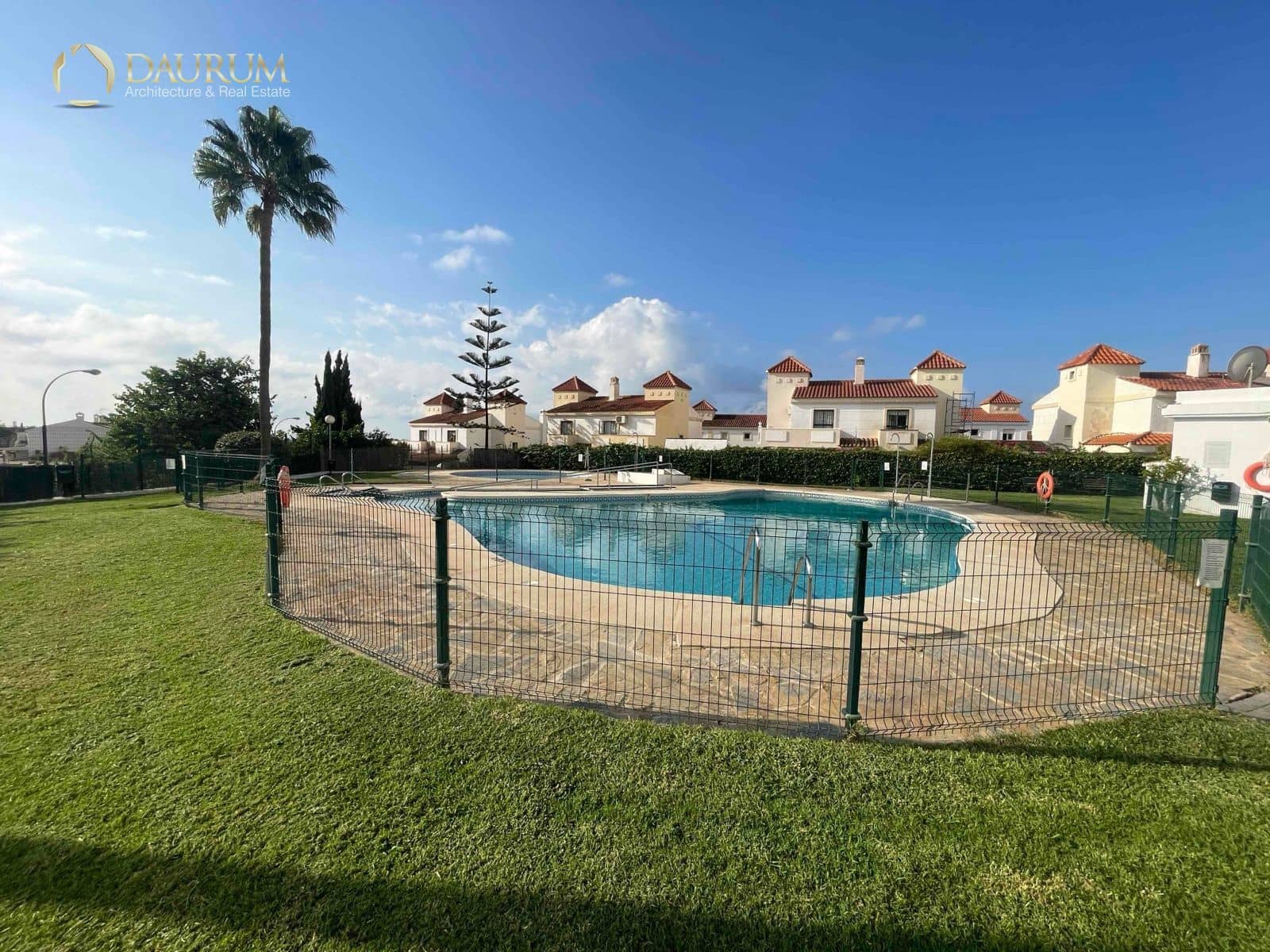 4 soveværelse Byhus til salg i Chilches med swimmingpool garage - € 429.000 (Ref: 9344122)