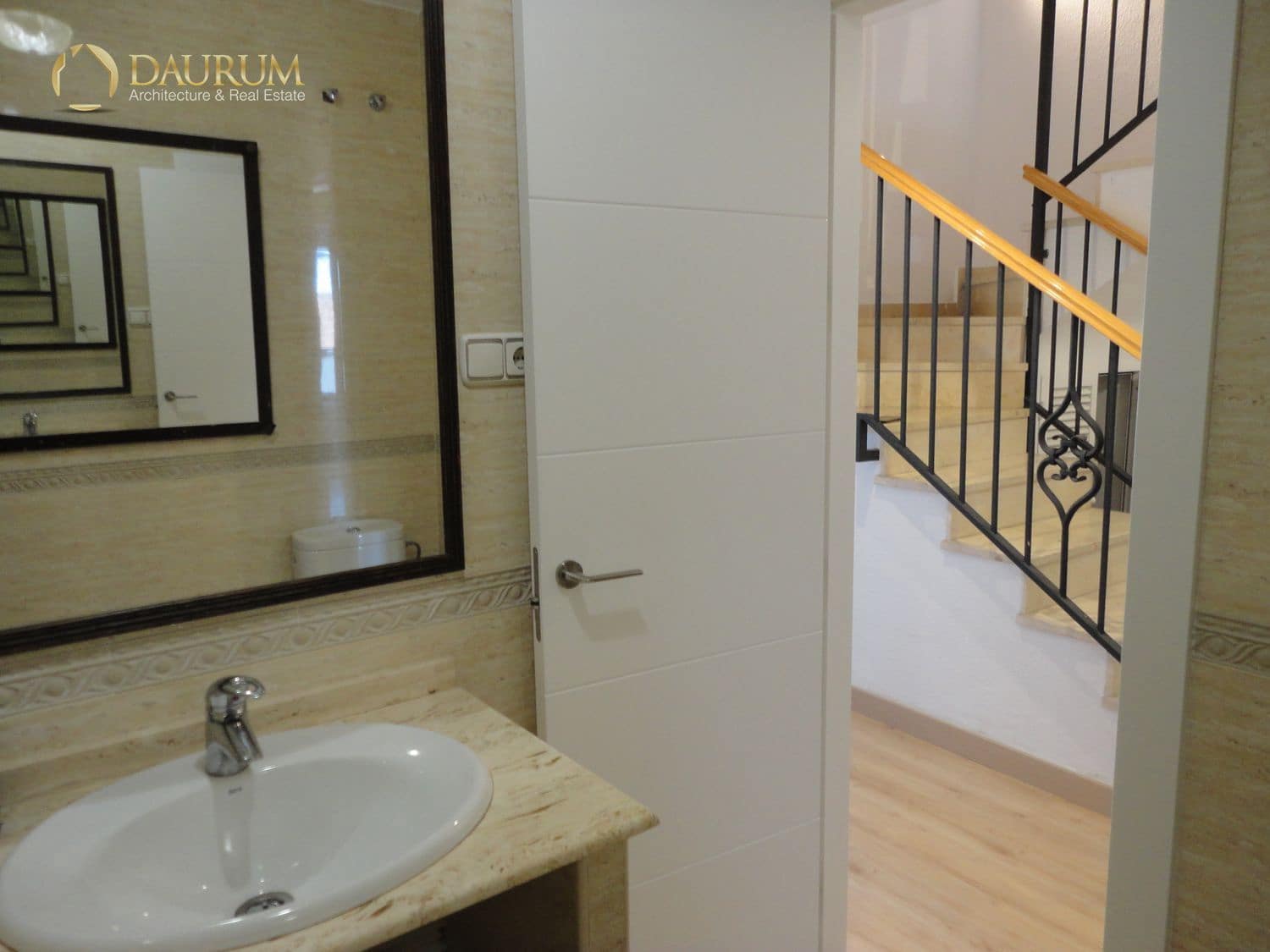 4 makuuhuone Omakotitalo myytävänä paikassa Malaga kaupunki mukana uima-altaan 
autotalli - 590 000 € (Ref: 9344123)