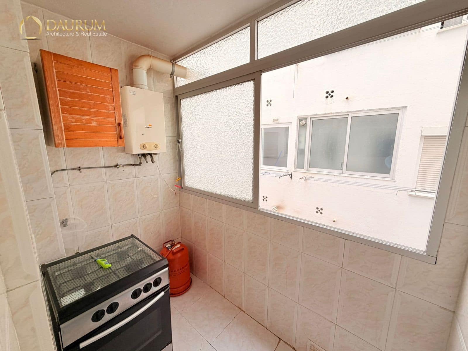 3 slaapkamer Flat te koop in Estepona - € 300.000 (Ref: 9646447)