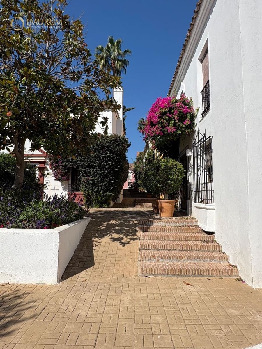 2 slaapkamer Huis te koop in Marbella met zwembad garage - € 669.000 (Ref: 9646450)