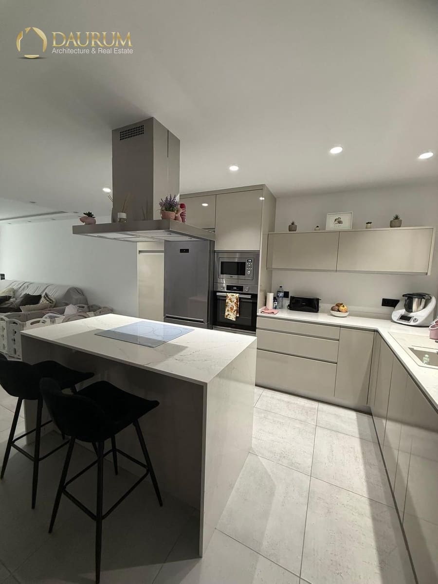 4 slaapkamer Huis te koop in Marbella met zwembad garage - € 670.000 (Ref: 9646451)