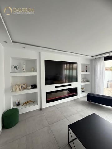 4 makuuhuone Omakotitalo myytävänä paikassa Marbella mukana uima-altaan 
autotalli - 670 000 € (Ref: 9646451)