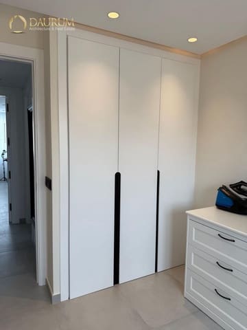 4 makuuhuone Omakotitalo myytävänä paikassa Marbella mukana uima-altaan 
autotalli - 670 000 € (Ref: 9646451)