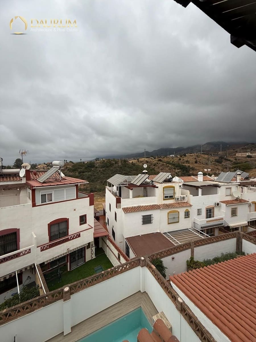 4 slaapkamer Huis te koop in Marbella met zwembad garage - € 670.000 (Ref: 9646451)