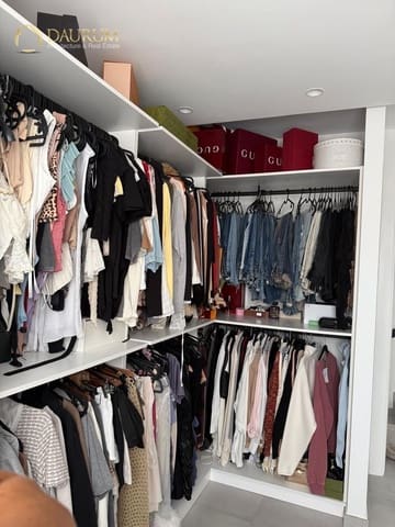 4 makuuhuone Omakotitalo myytävänä paikassa Marbella mukana uima-altaan 
autotalli - 670 000 € (Ref: 9646451)