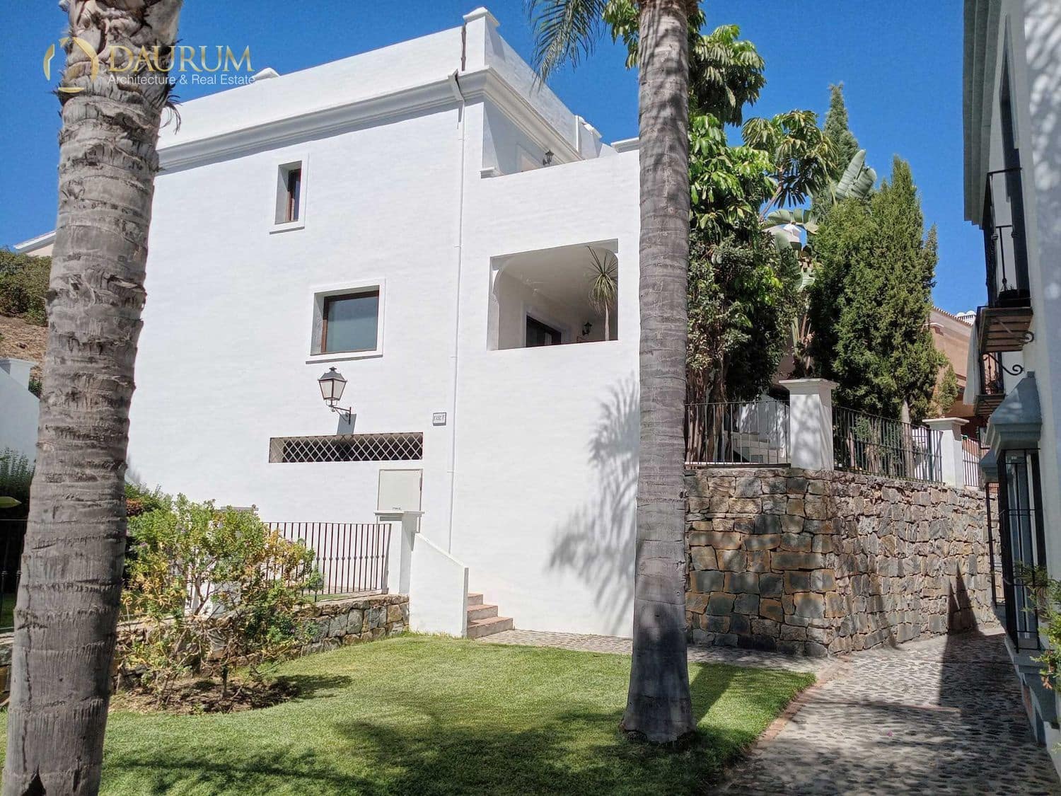 3 chambre Villa/Maison à vendre à Estepona avec piscine garage - 749 000 € (Ref: 9646452)