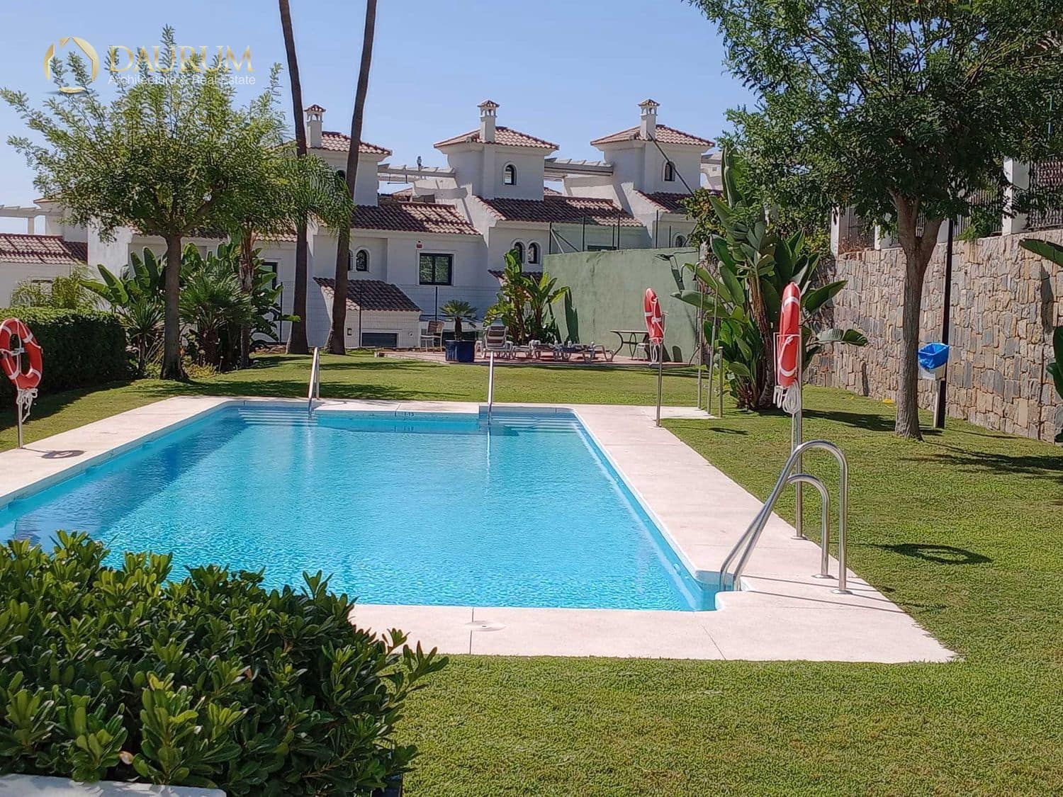 3 chambre Villa/Maison à vendre à Estepona avec piscine garage - 749 000 € (Ref: 9646452)