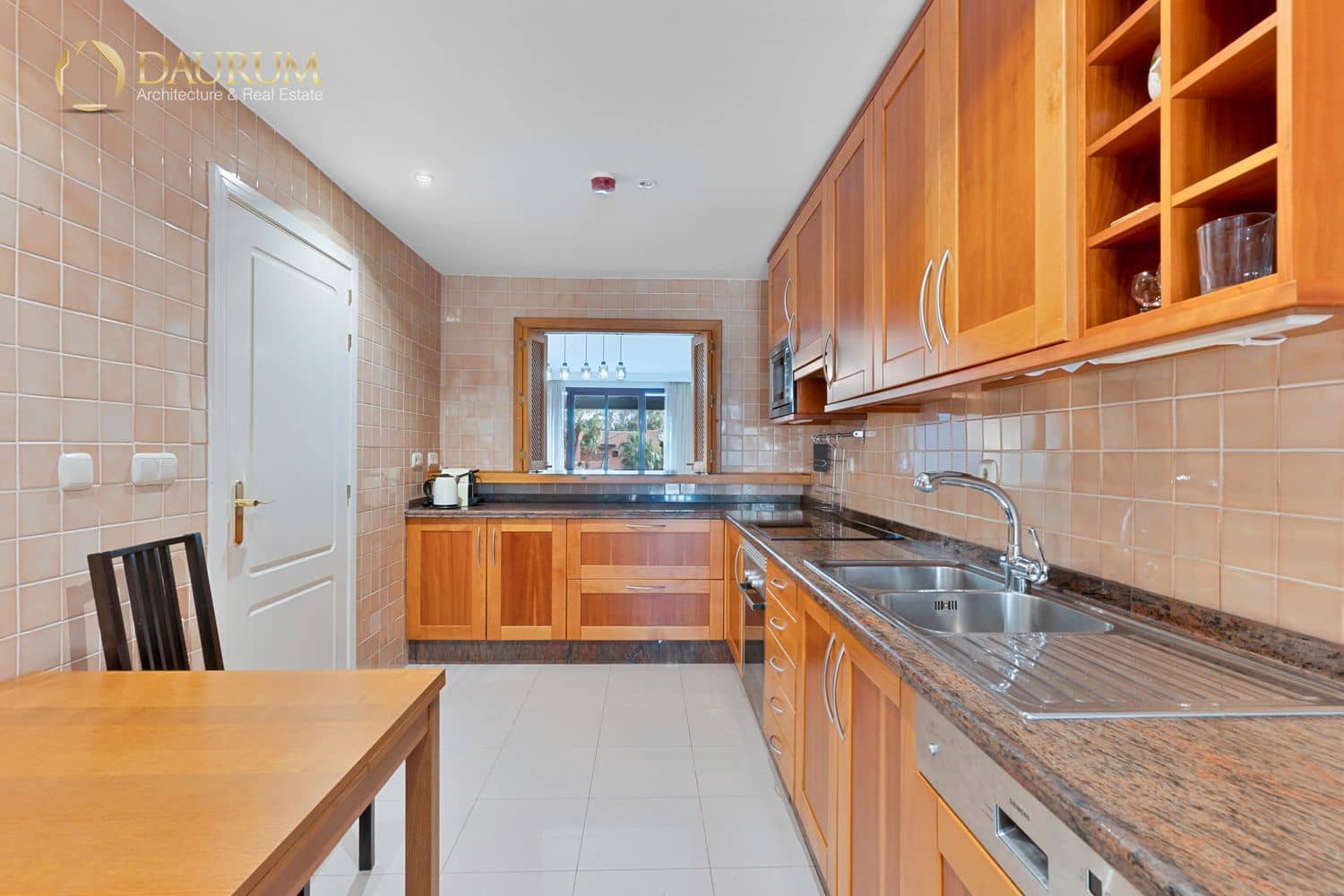 2 slaapkamer Flat te koop in Marbella met zwembad garage - € 820.000 (Ref: 9646453)