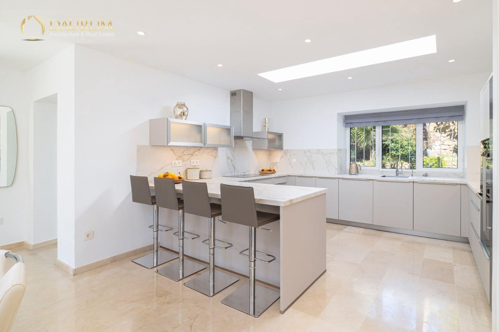 5 Zimmer Villa zu verkaufen in El Paraiso mit Pool Garage - 1.795.000 € (Ref: 9646459)