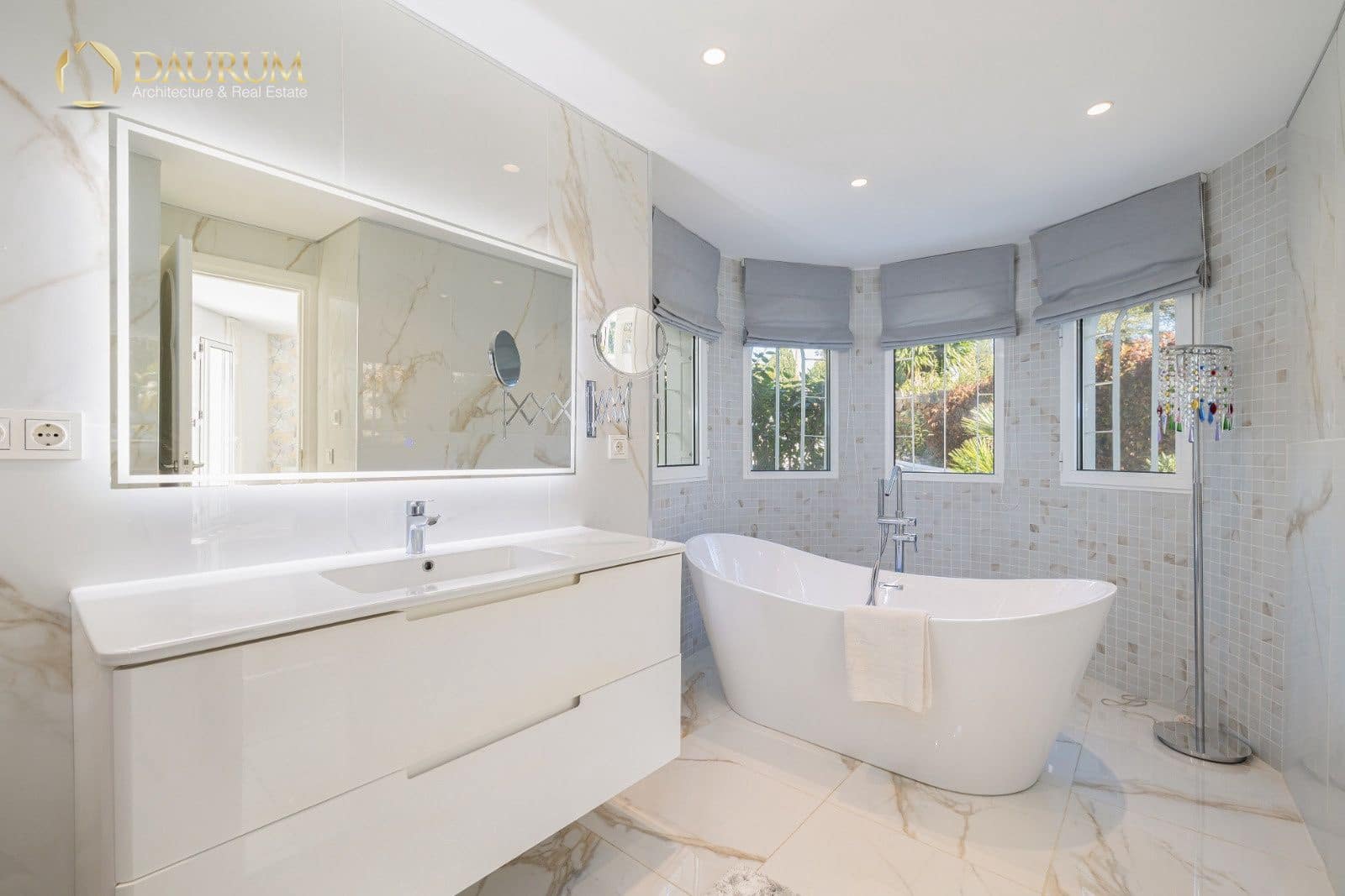 5 Zimmer Villa zu verkaufen in El Paraiso mit Pool Garage - 1.795.000 € (Ref: 9646459)