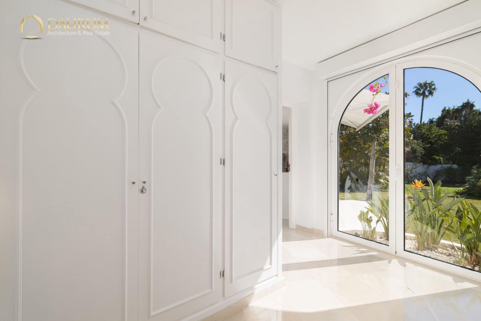 5 Zimmer Villa zu verkaufen in El Paraiso mit Pool Garage - 1.795.000 € (Ref: 9646459)