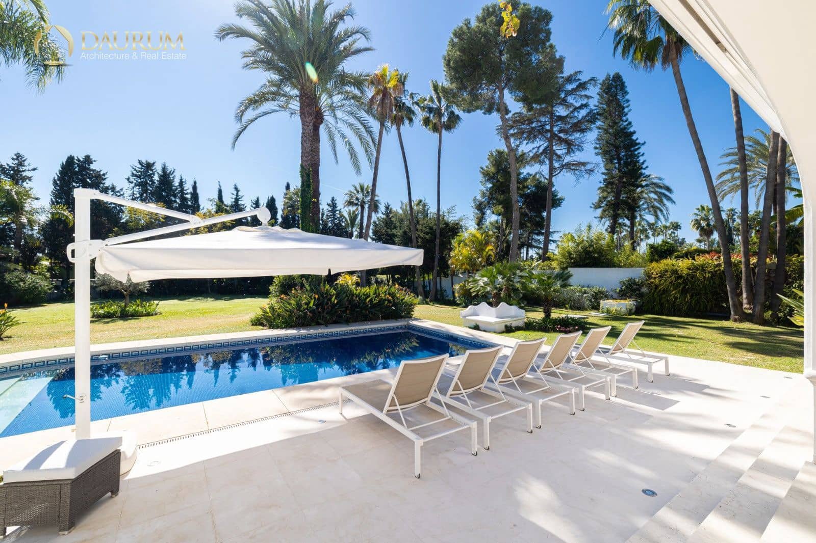5 Zimmer Villa zu verkaufen in El Paraiso mit Pool Garage - 1.795.000 € (Ref: 9646459)