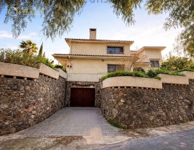 Ático de 4 habitaciones en Málaga ciudad en venta con piscina garaje - 1.100.000 € (Ref: 9650892)