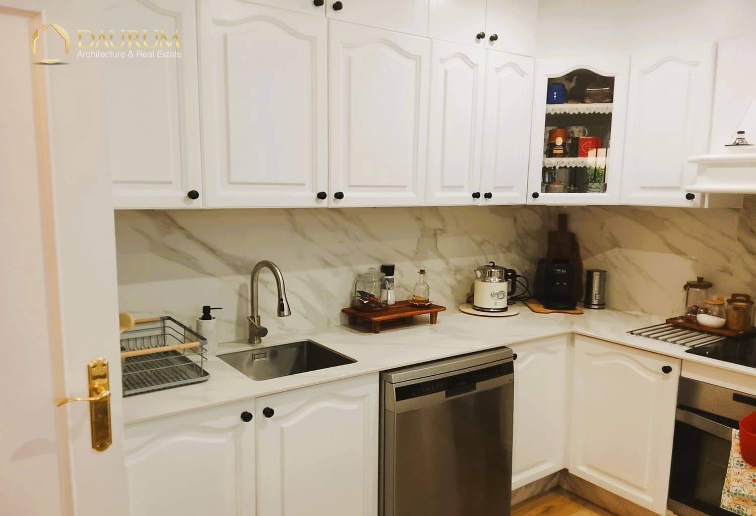 4 makuuhuone Omakotitalo myytävänä paikassa Marbella mukana uima-altaan 
autotalli - 640 000 € (Ref: 9654367)