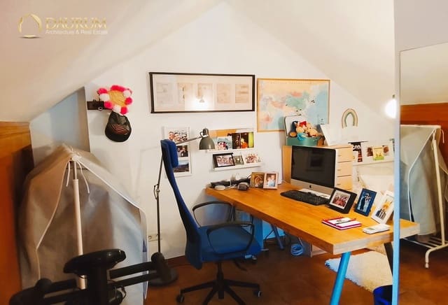 4 makuuhuone Omakotitalo myytävänä paikassa Marbella mukana uima-altaan 
autotalli - 640 000 € (Ref: 9654367)