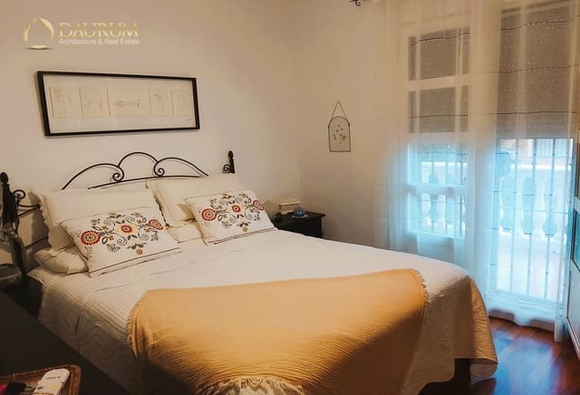 4 makuuhuone Omakotitalo myytävänä paikassa Marbella mukana uima-altaan 
autotalli - 640 000 € (Ref: 9654367)