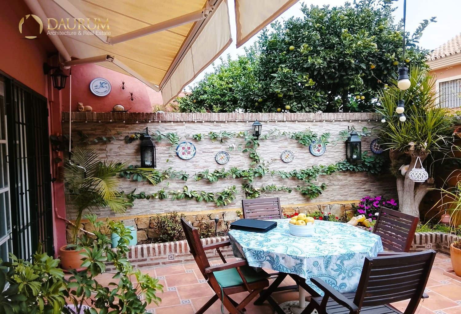 4 makuuhuone Omakotitalo myytävänä paikassa Marbella mukana uima-altaan 
autotalli - 640 000 € (Ref: 9654367)