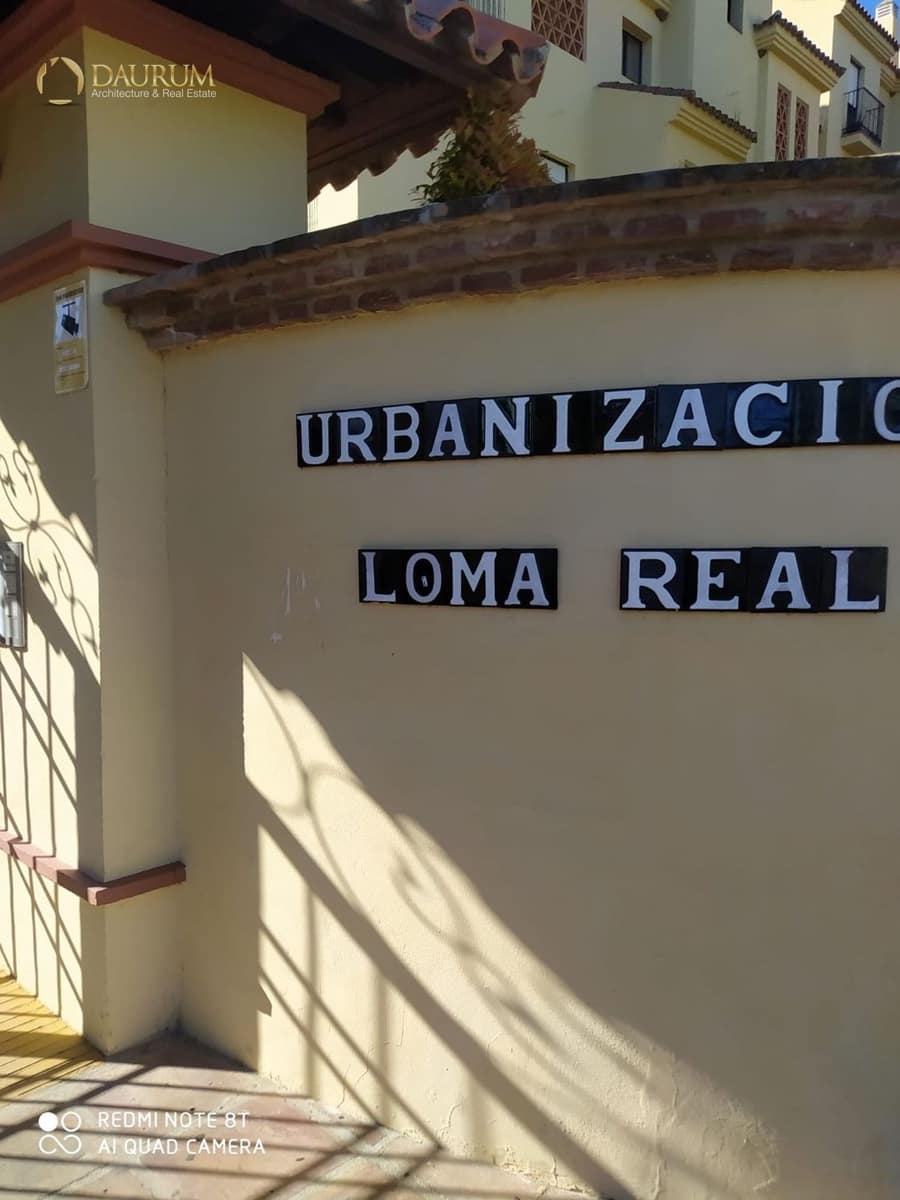 2 bedroom Flat for sale in Estepona with pool garage - € 400,000 (Ref: 9654369)