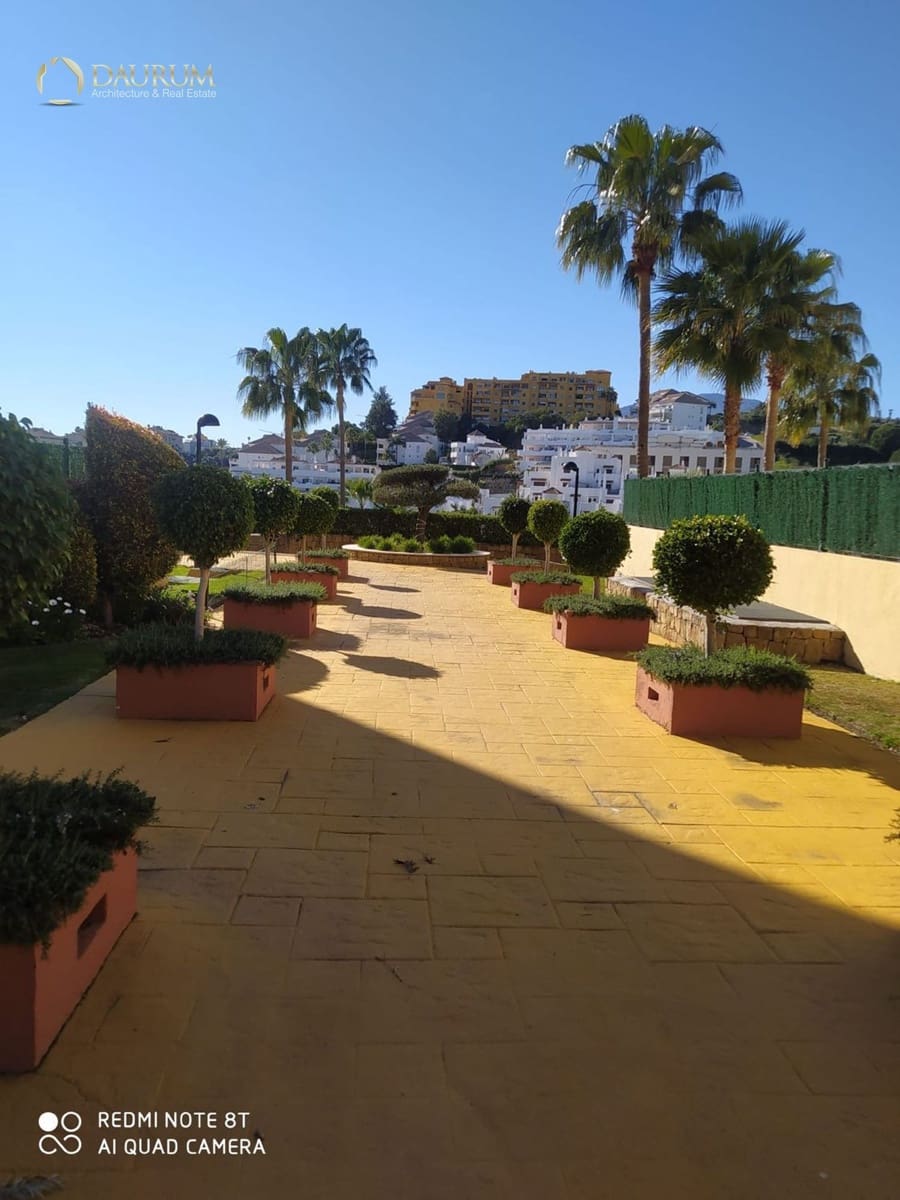 2 bedroom Flat for sale in Estepona with pool garage - € 400,000 (Ref: 9654369)